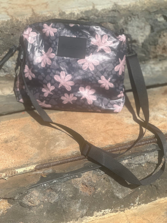 Wailana Crossbody bag