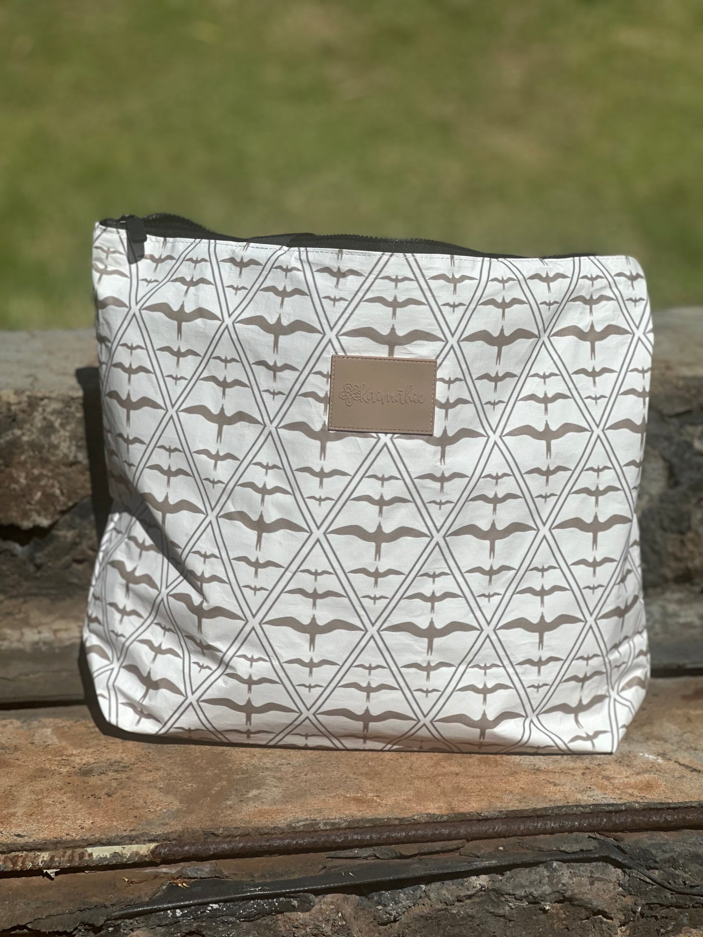 Holoholo Tote Bag